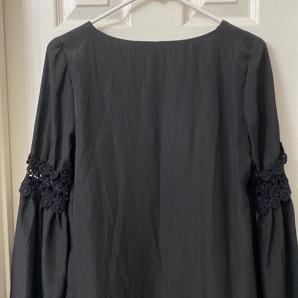 NWOT Nina’s by Stone Cold Fox *Bell Sleeve Dress* - Picture 8 of 10
